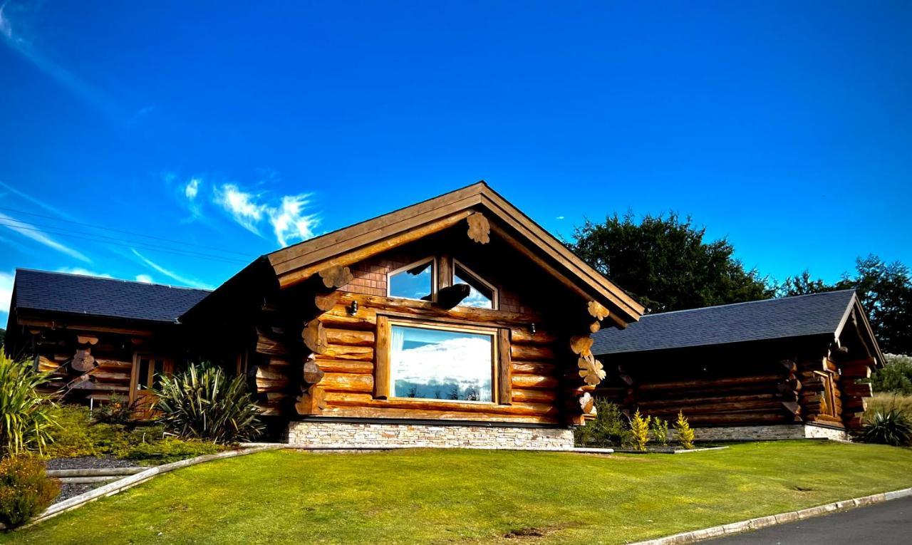 The Log Cabins At The Vu Bathgate Exterior foto